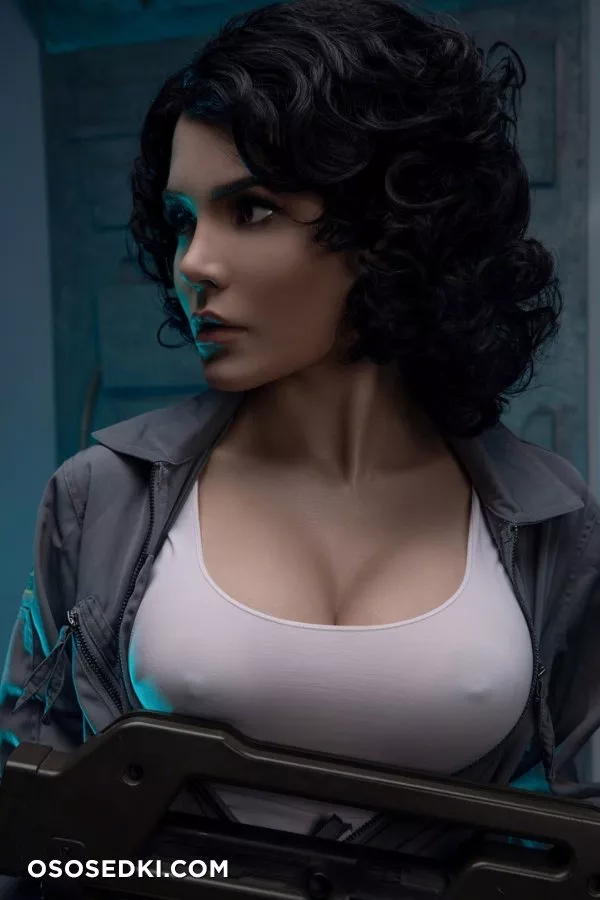 Kalinka Fox - Ellen Ripley - Photo 5