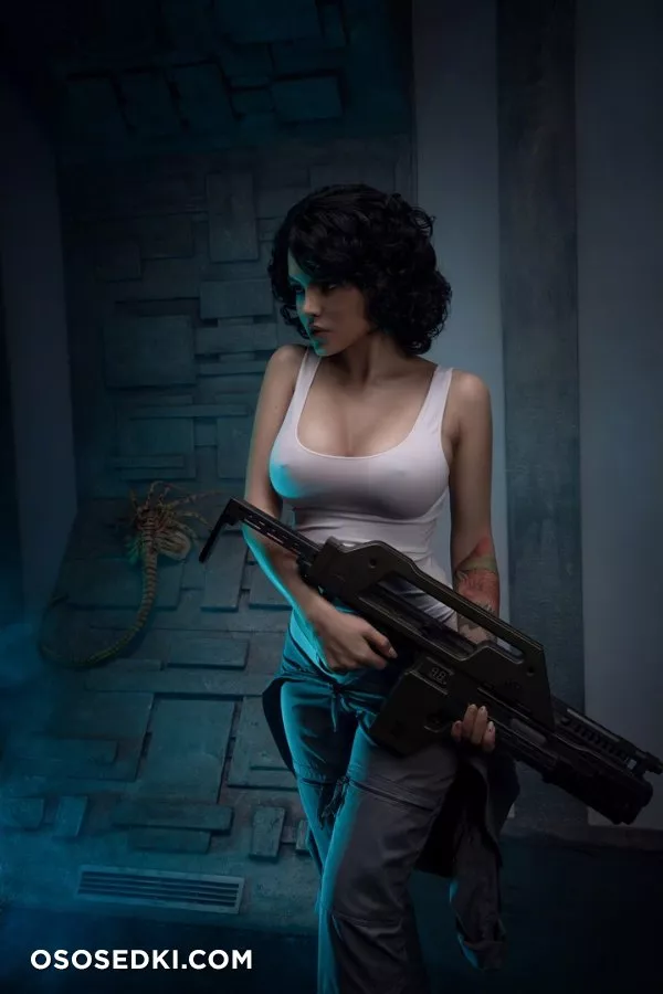 Kalinka Fox - Ellen Ripley - Photo 7