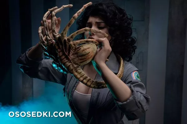 Kalinka Fox - Ellen Ripley - Photo 11