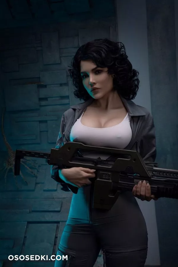 Kalinka Fox - Ellen Ripley - Photo 15