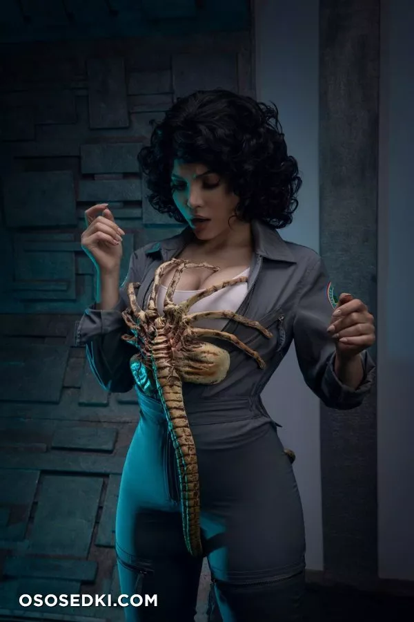 Kalinka Fox - Ellen Ripley - Photo 18