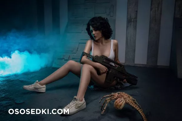 Kalinka Fox - Ellen Ripley - Photo 34