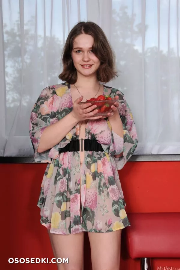 Aurelia Lu - Bearing Fruit - MetArt - Photo 1