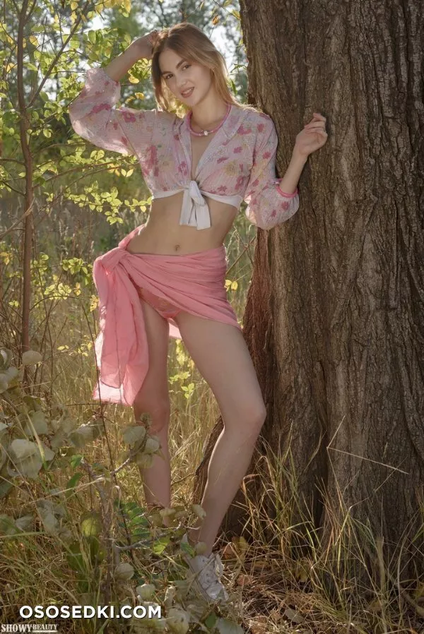 Hannah - Stunner - ShowyBeauty - Photo 1