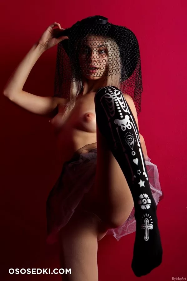 Sofy Bee - HelloHallo - RylskyArt - Photo 9