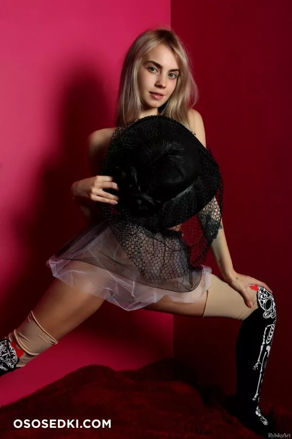 Sofy Bee - HelloHallo - RylskyArt - Photo 18