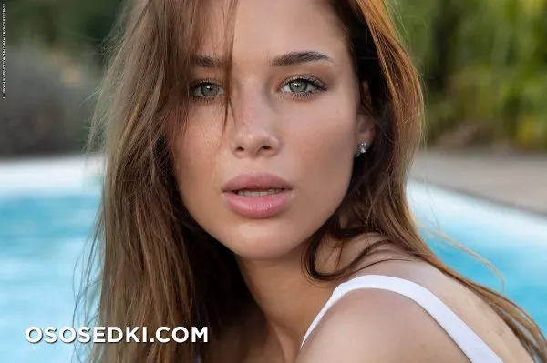 Georgina - Blue Liquid - PhotoDromm - Photo 2