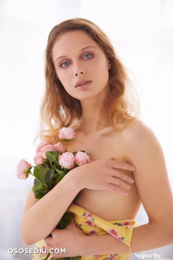 Amelie Lou - Light Of Love - SuperbeModels - Photo 8