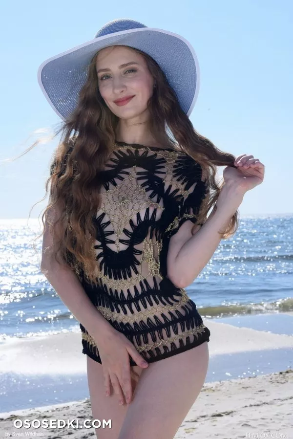 Imogen in Beach Day - FemJoy - Photo 1