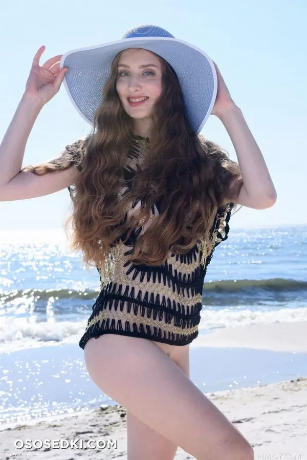 Imogen in Beach Day - FemJoy - Photo 15