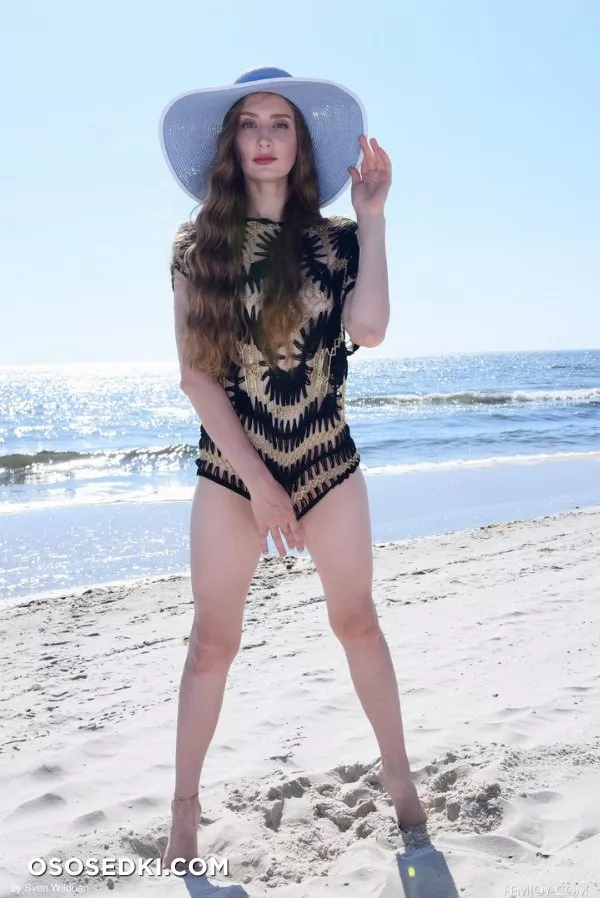 Imogen in Beach Day - FemJoy - Photo 17