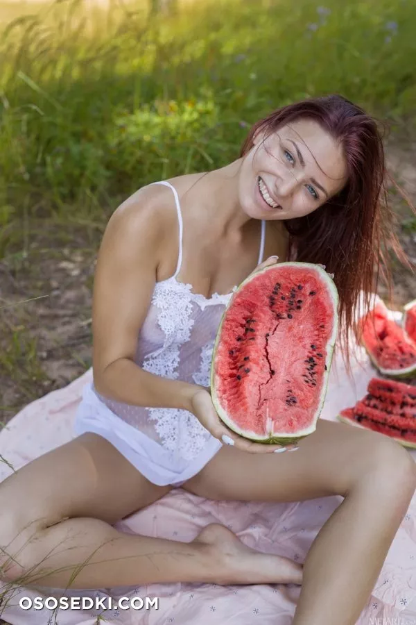 Nana - Juicy Melon - MetArt - Photo 3