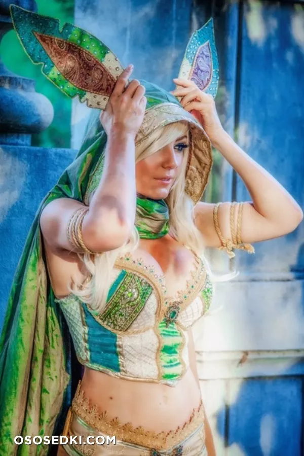 Jessica Nigri | Leafeon - Photo 1