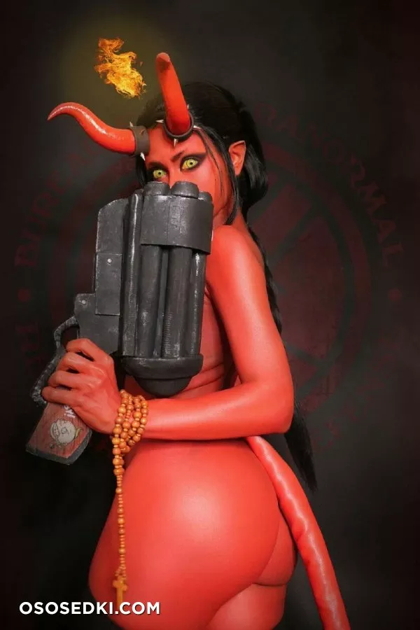 The Little Vampyr | Hellboy - Photo 15