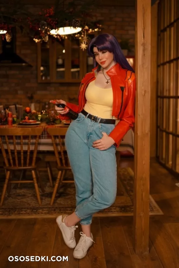 Alina Becker | Misato Katsuragi - Photo 1