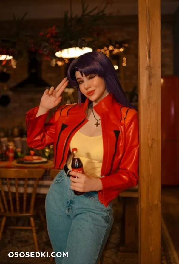 Alina Becker | Misato Katsuragi - Photo 2