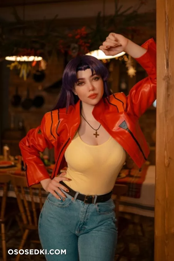 Alina Becker | Misato Katsuragi - Photo 3