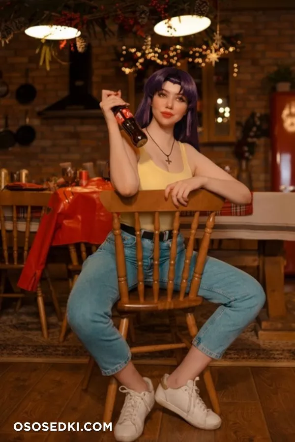 Alina Becker | Misato Katsuragi - Photo 4