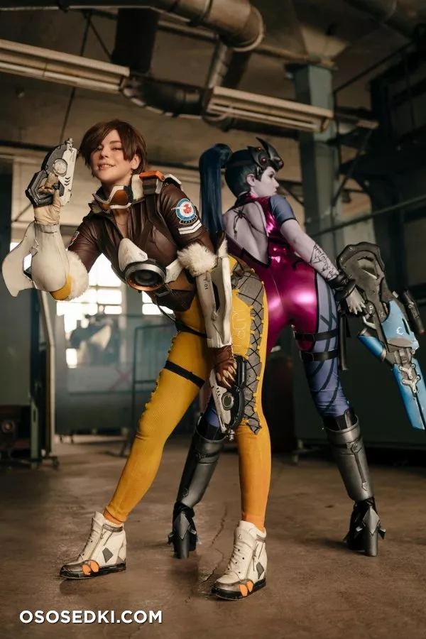 Alina Becker and Adamae | Widowmaker and Tracer - Photo 1