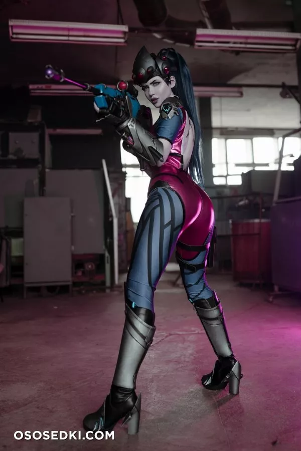 Alina Becker and Adamae | Widowmaker and Tracer - Photo 9