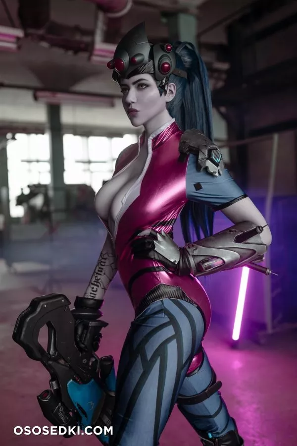 Alina Becker and Adamae | Widowmaker and Tracer - Photo 14