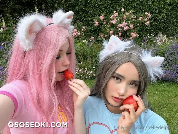 Belle Delphine & Tayszea 3 - Photo 46