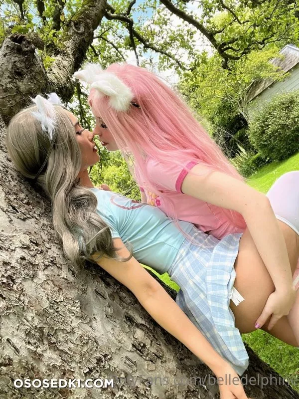 Belle Delphine & Tayszea 3 - Photo 74