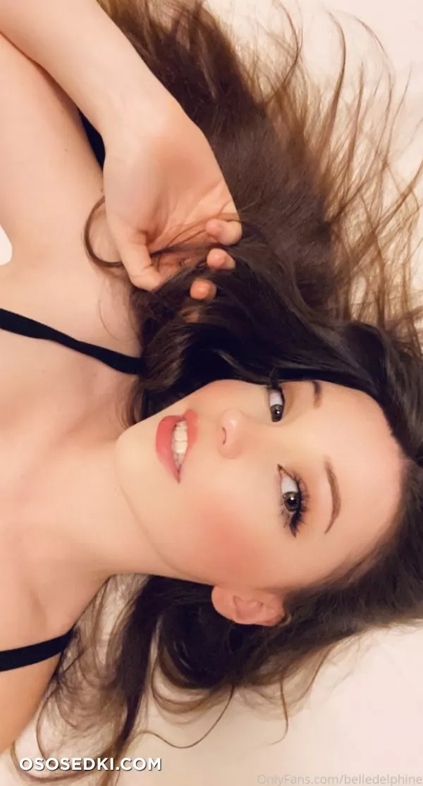 Belle Delphine Getting Your Attention - Photo 6