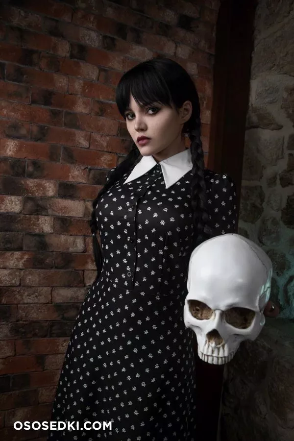 Kalinka Fox - Wednesday - Photo 1