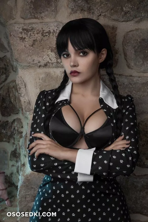 Kalinka Fox - Wednesday - Photo 2