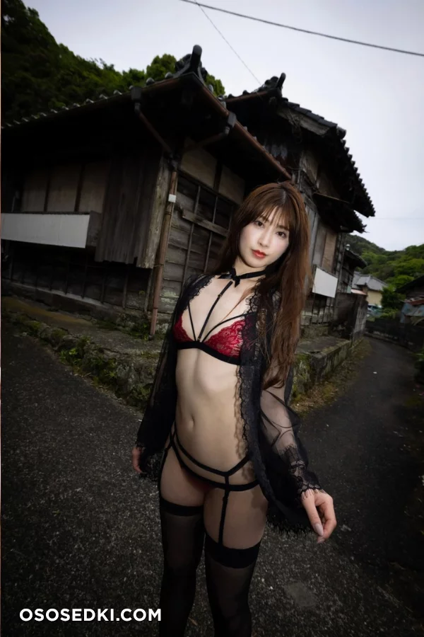 Ikumi Kohinata - Photo 10