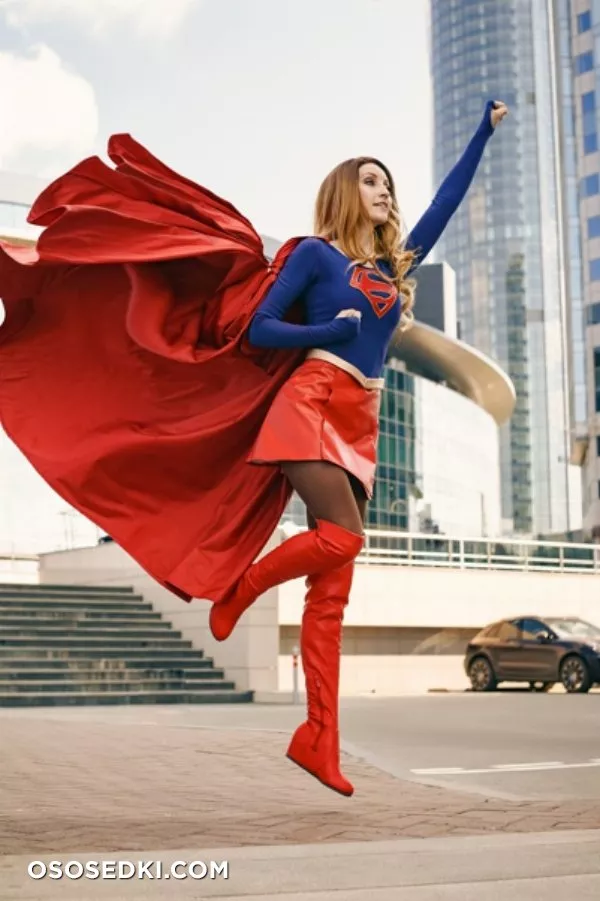 Supergirl from DCCOMICS - Photo 1