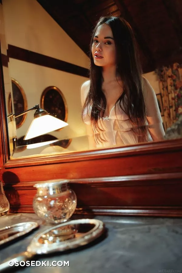 Li Moon - Sitting Pretty - Photo 15