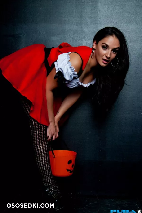 Sheena Ryder | Little Red Riding Hood - Photo 7