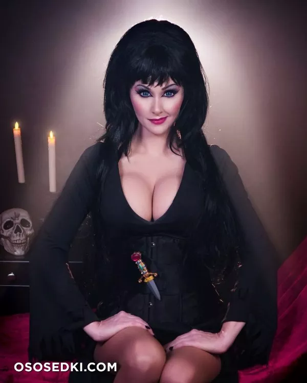 Angie Griffin | Elvira: Mistress of the Dark | Elvira - Photo 4