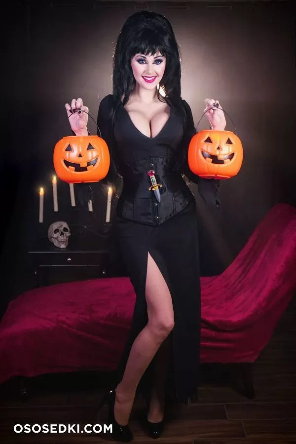 Angie Griffin | Elvira: Mistress of the Dark | Elvira - Photo 14