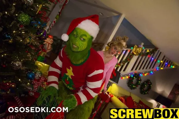 Chloe Couture | The Grinch | Cindy Lou Who - Photo 29