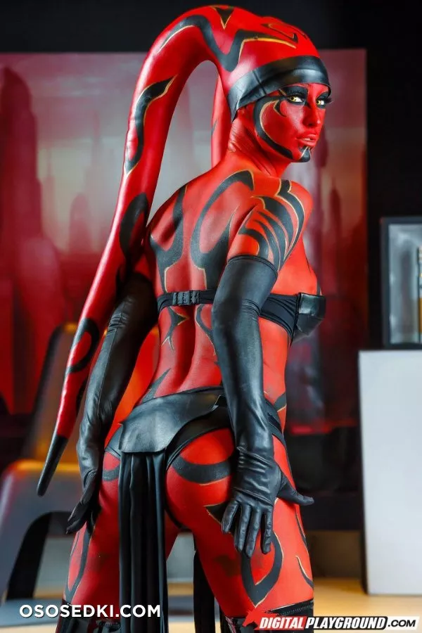 Kleio Valentine | Star Wars | Darth Talon - Photo 8