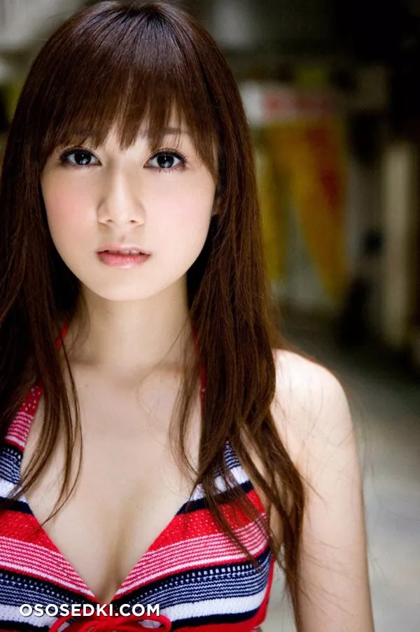 Yumi Kobayashi - Photo 1