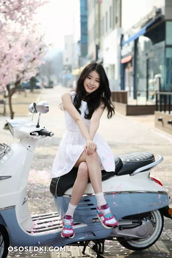 IU - Photo 3