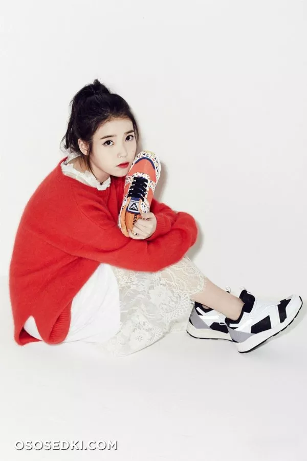 IU - Photo 25