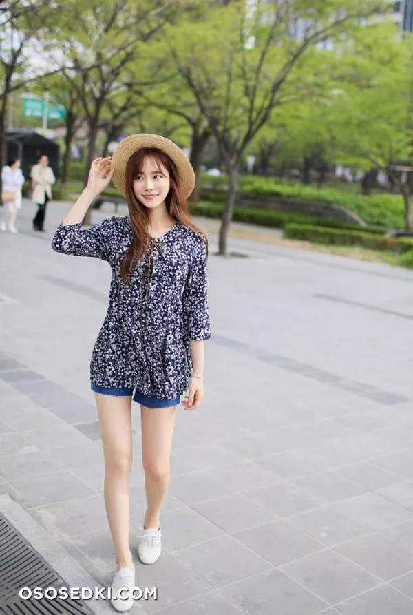 Jenny - Photo 71