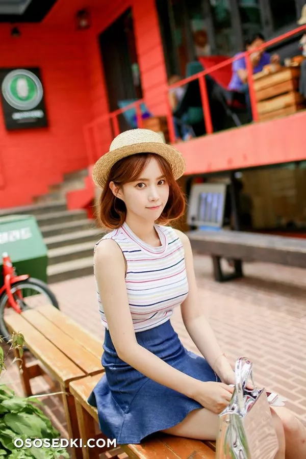 Jenny - Photo 101