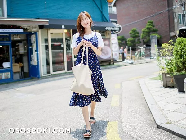 Jenny - Photo 127