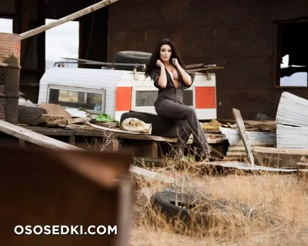 Kate Sarkissian - Halloween erotic patreon cosplay set - Photo 18