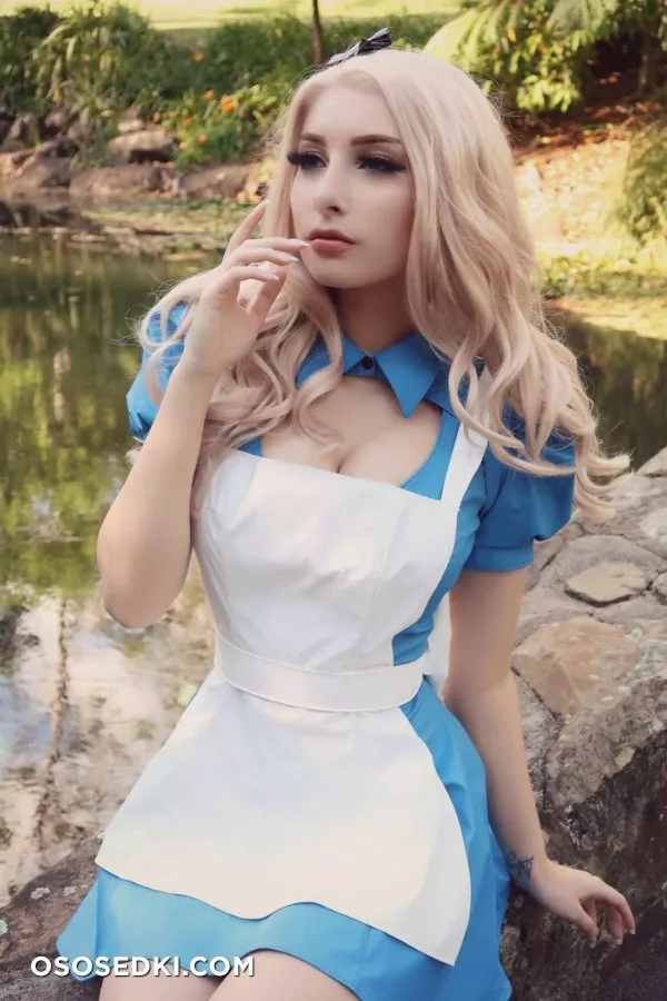 Beke Jacoba - Alice in Wonderland patreon cosplay set - Photo 2