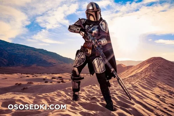 Jessica Nigri -  Mandalorian Cosplay set - Photo 1
