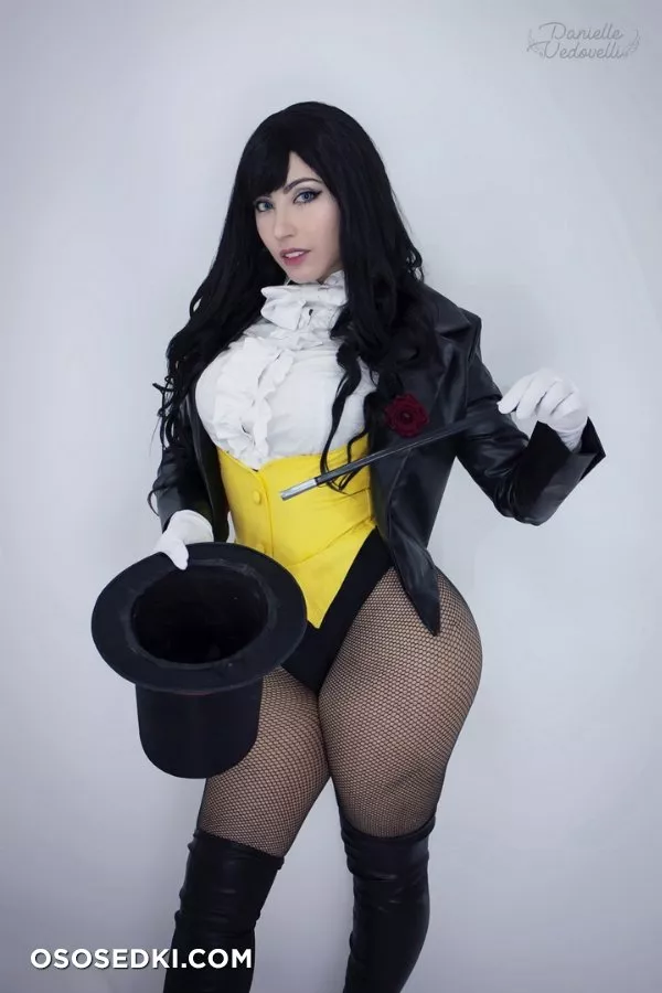 Danielle Vedovelli - Zatanna erotic cosplay set - Photo 4