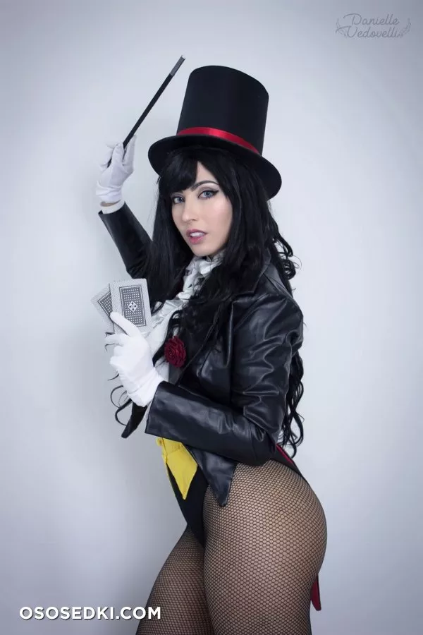 Danielle Vedovelli - Zatanna erotic cosplay set - Photo 17