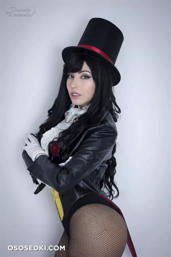 Danielle Vedovelli - Zatanna erotic cosplay set - Photo 19